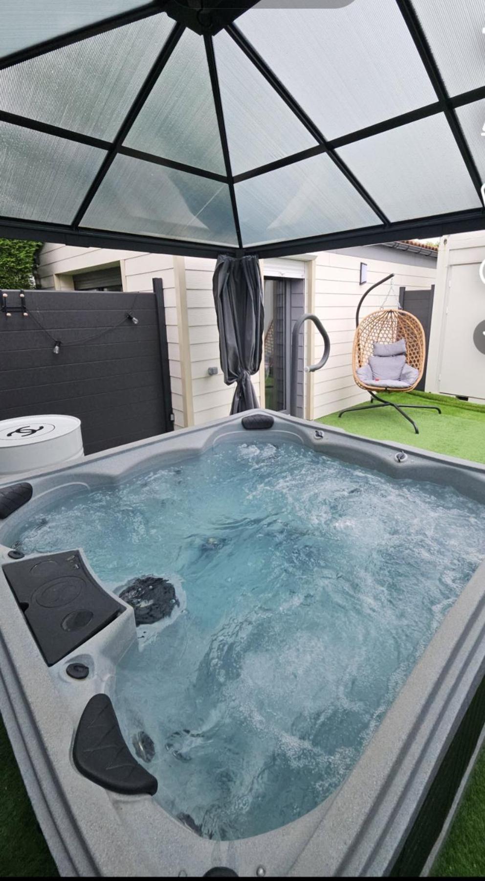 Hebergement Privee Jaccuzzi En Supplement Saint-Clair-du-Rhone Ngoại thất bức ảnh